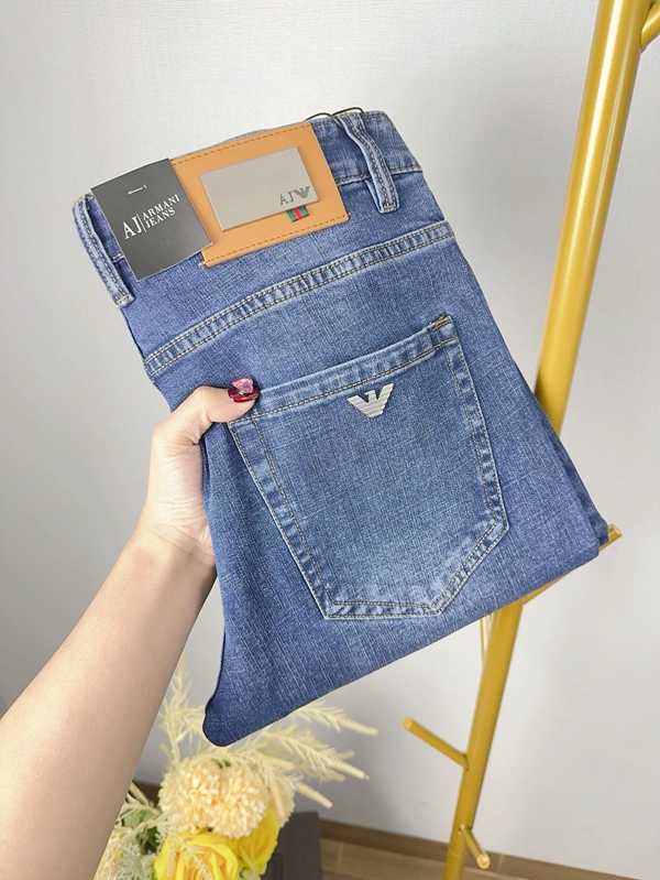 ブランドジーンズ正面デザイン